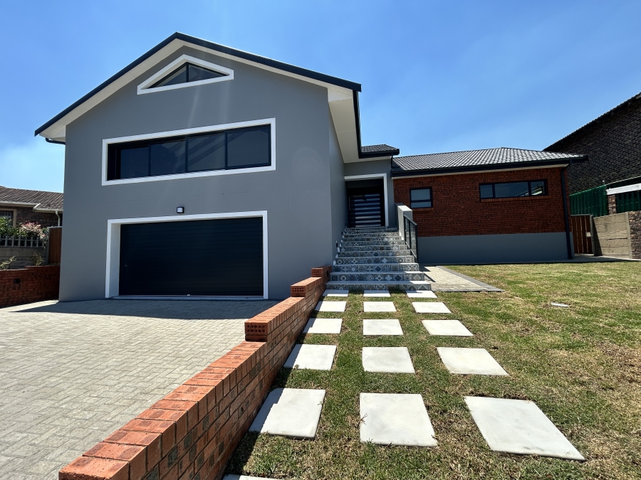 3 Bedroom Property for Sale in Wavecrest Eastern Cape